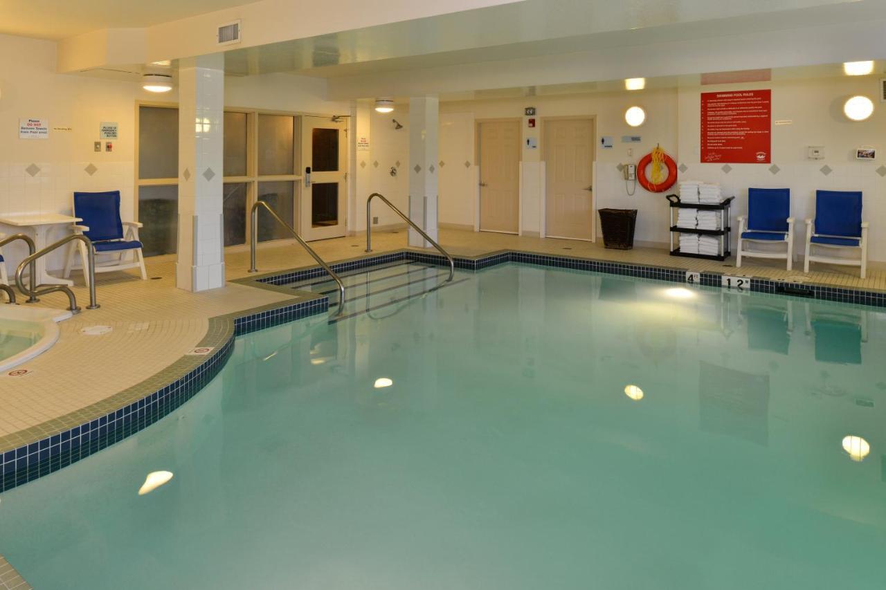 Holiday Inn Express Edmonton North By Ihg Ngoại thất bức ảnh