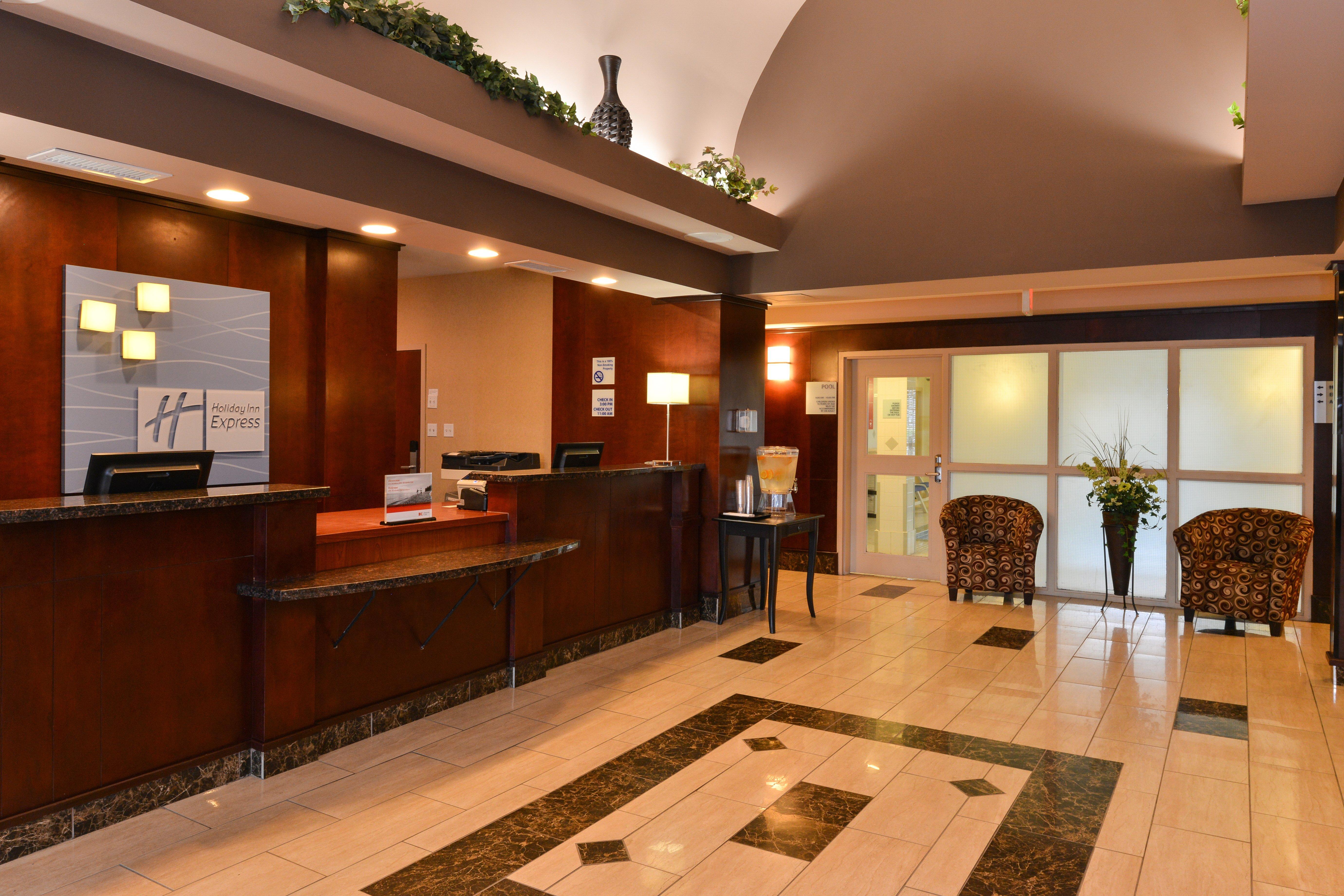 Holiday Inn Express Edmonton North By Ihg Ngoại thất bức ảnh