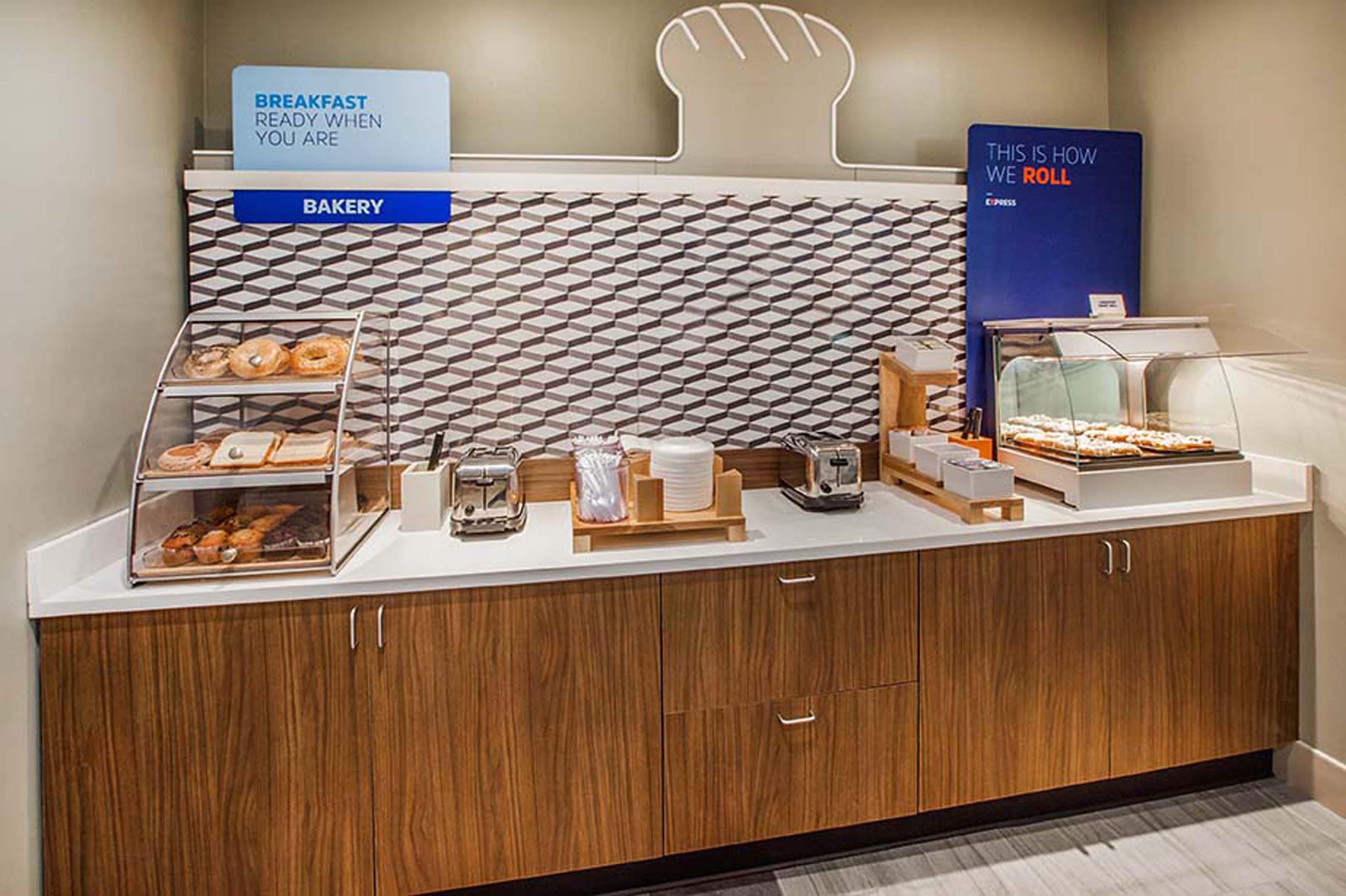 Holiday Inn Express Edmonton North By Ihg Ngoại thất bức ảnh
