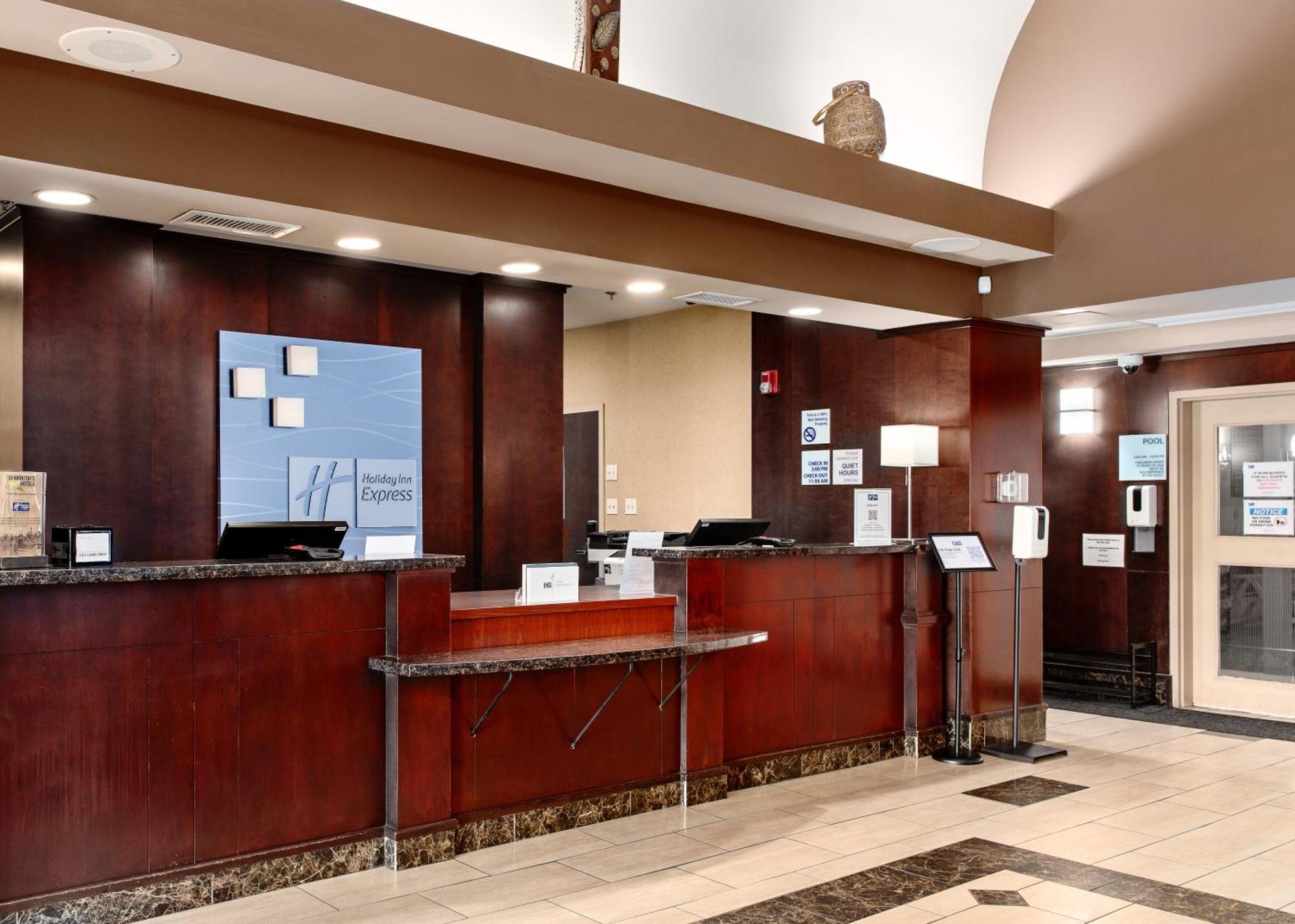 Holiday Inn Express Edmonton North By Ihg Ngoại thất bức ảnh