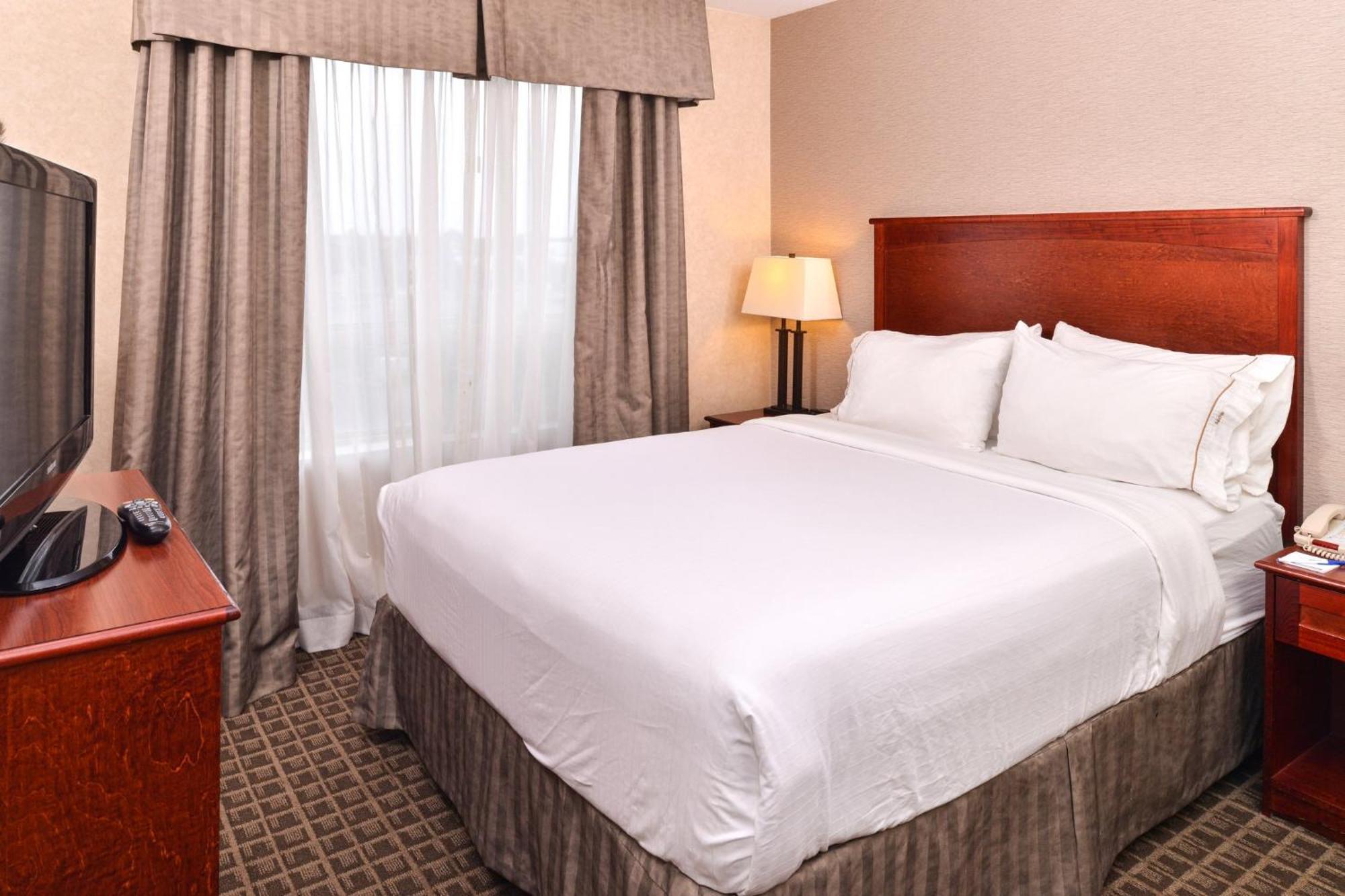 Holiday Inn Express Edmonton North By Ihg Ngoại thất bức ảnh
